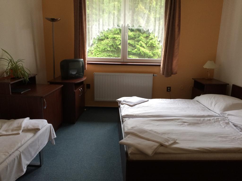 Hotel Schindleruv Haj Svitavy Quarto foto